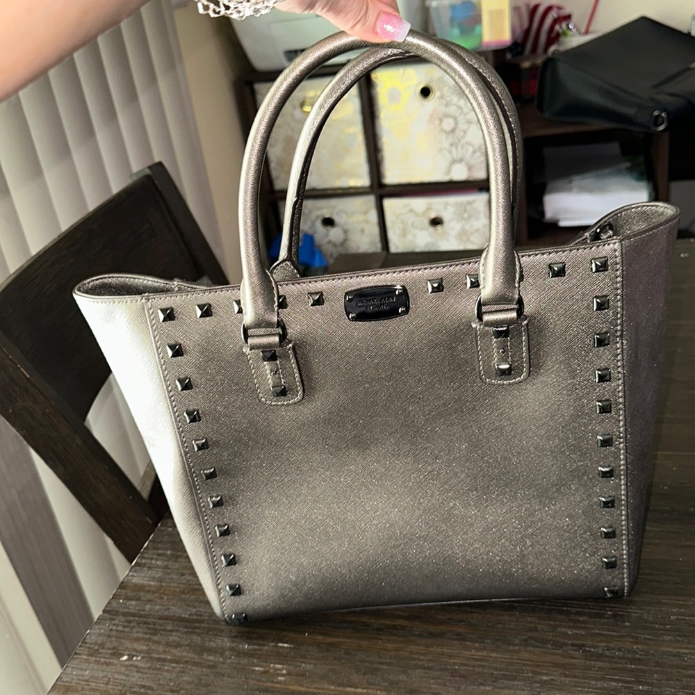 Michael Kors LG studded leather tote nickel
